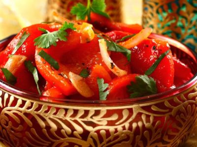 Poivrons rouges en salade