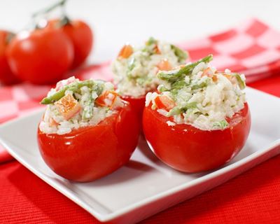 Tomates fourrées au poisson